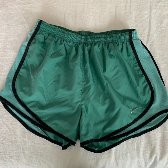 Nike Pants - Nike Women's Tempo Running Shorts